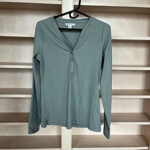 Athleta size medium shirt